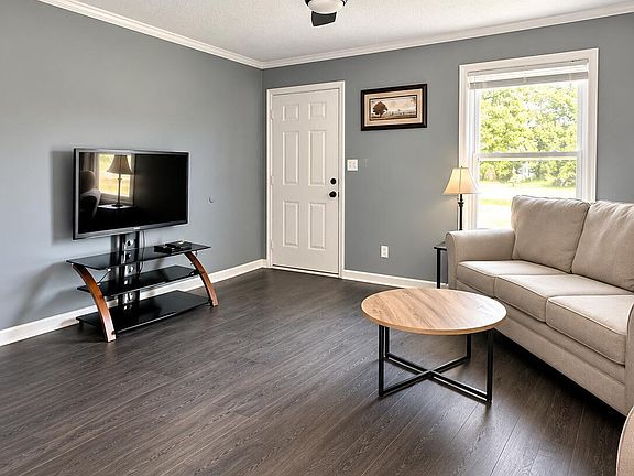 3rd image of 202 Pine Dale Road