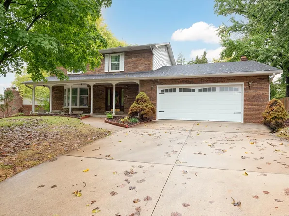 86 Glenwood Dr, Glen Carbon, IL 62034