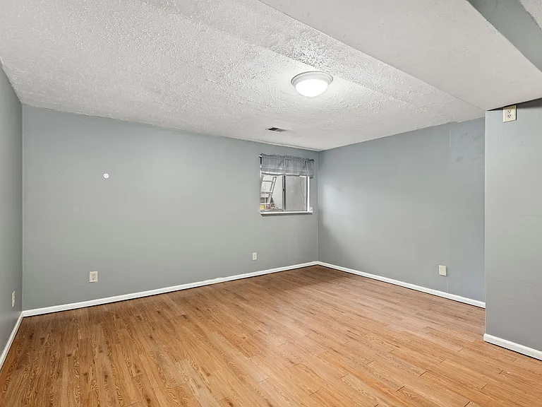 1610 Westbridge Dr #18 — Photo 25