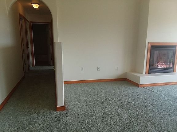 3rd image of 601 Tougas Ln