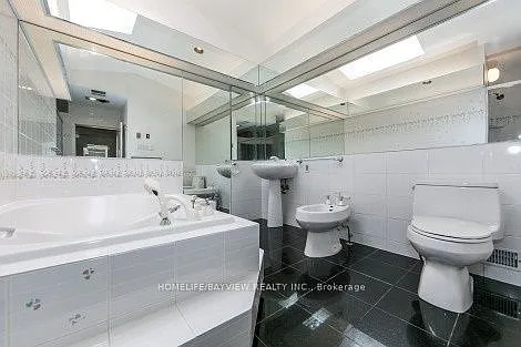 17 Royal Oak Dr — Photo 13