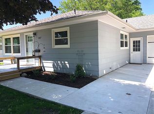 207 College Dr, Melbourne, IA 50162