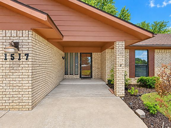 2nd image of 1517 Merlin Cir