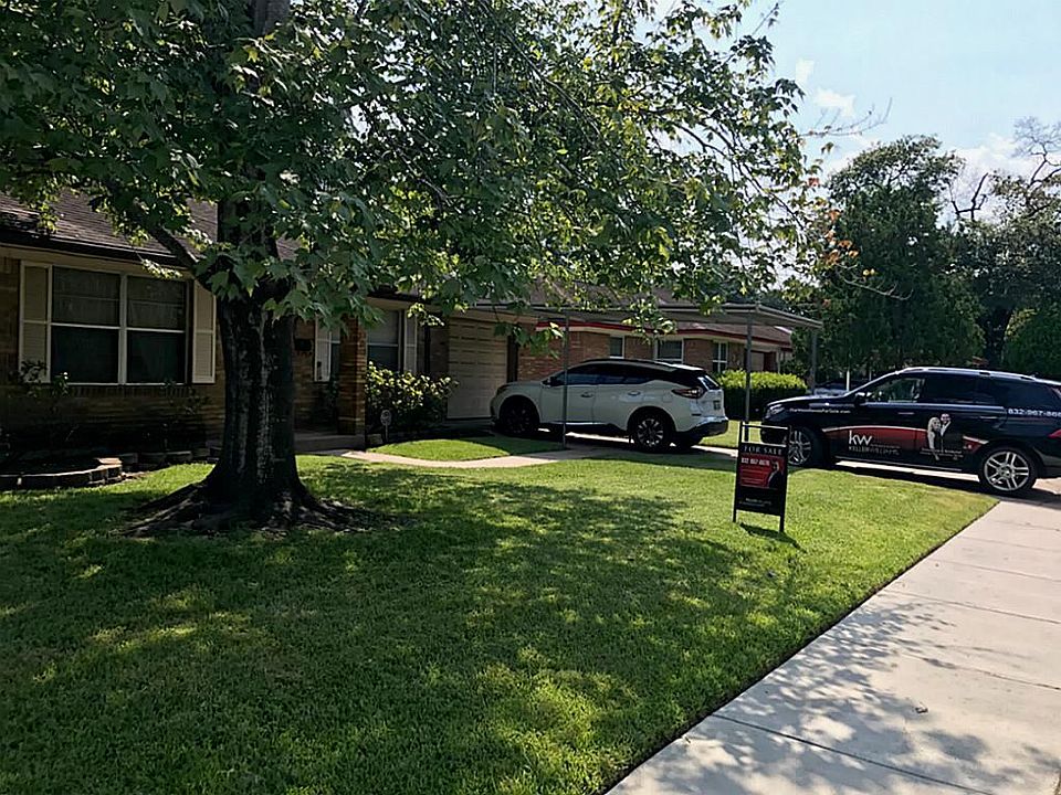 1st image of 201 W Riverwood Dr