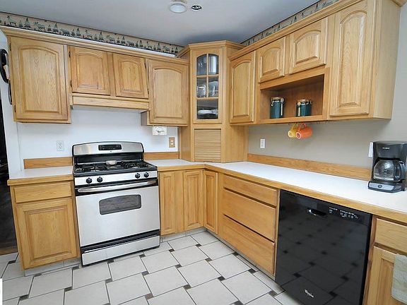 3rd image of 316 N Carland St