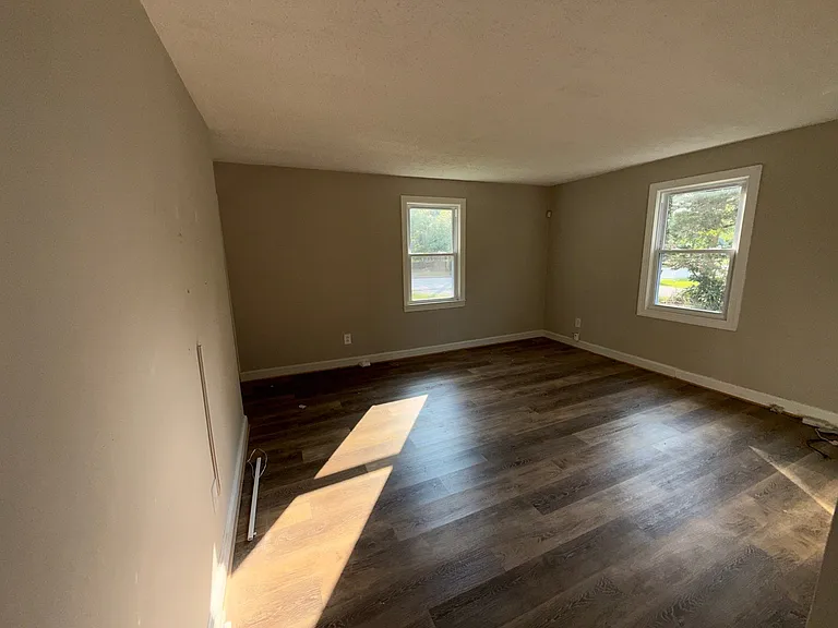 7520 Burgess Ln — Photo 26