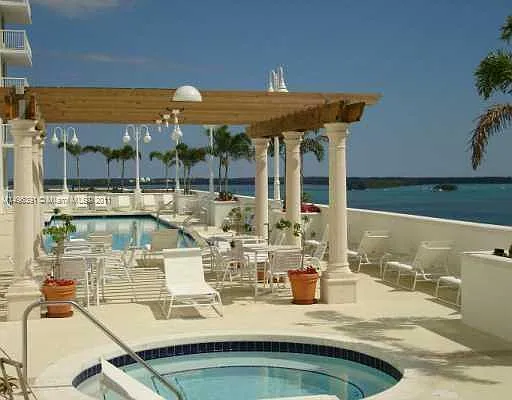 1200 Brickell Bay Dr #1822 — Photo 3