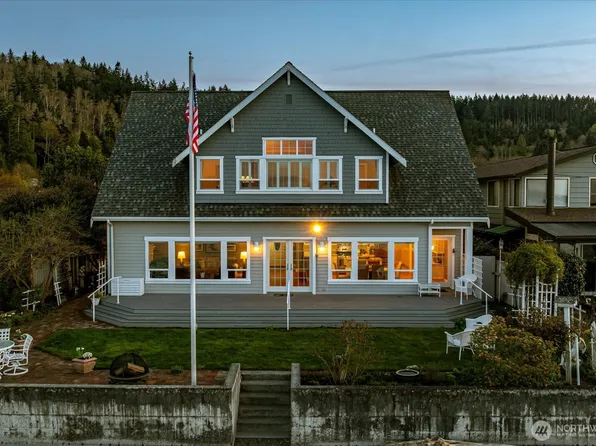 817 Shorecrest Drive, Oak Harbor, WA 98277