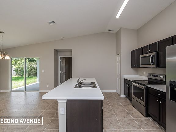 5th image of 842 Algaringo Ave SE