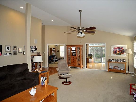 3rd image of 8052 Laurel Park Ln