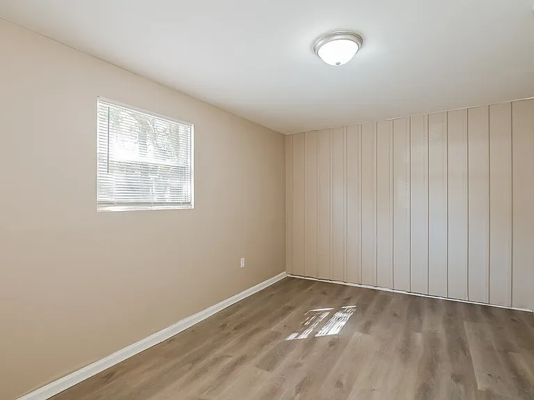 417 Hayton Ave — Photo 9