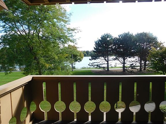 3rd image of 1 Parkside Ct APT 11