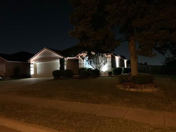 3rd image of 1081 Magnolia Ln