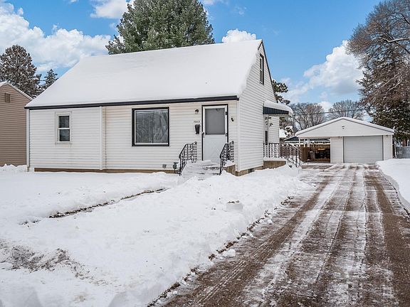 2nd image of 1003 E Hosmer St