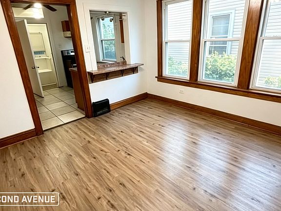 3rd image of 10417 S Emerald Ave