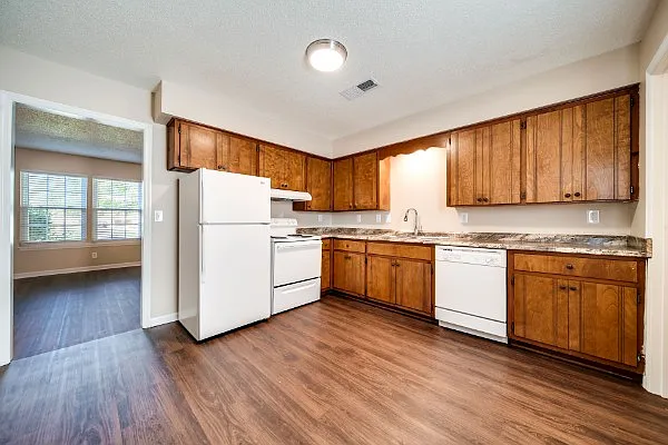 1184 Meadowview Dr — Photo 11