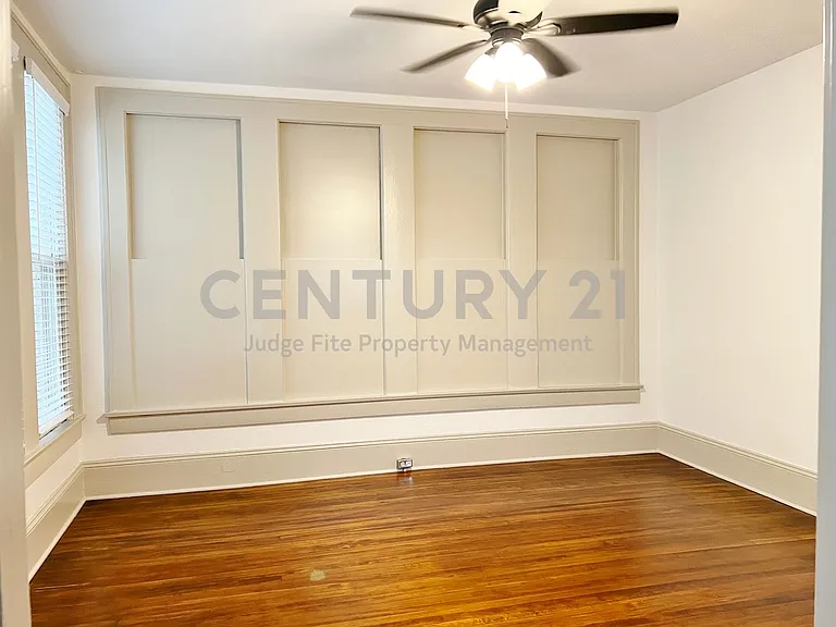 420 W Franklin St #4 — Photo 8