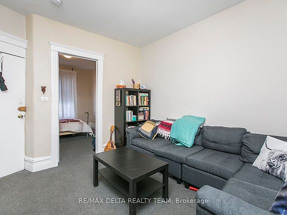 4th image of 27 Perkins St