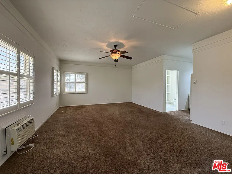 1249 S Tremaine Ave — Photo 26