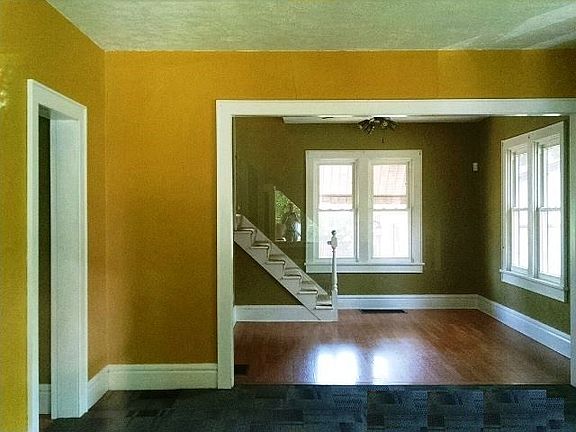 3rd image of 225 N Gardiner Ave