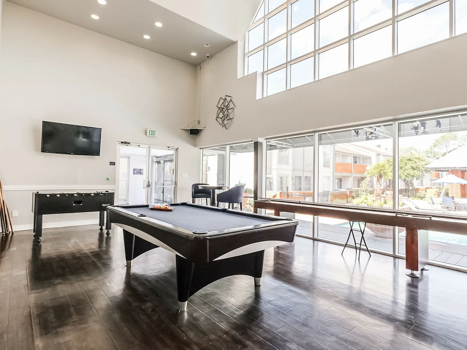 Turtle Pointe Apartments — Photo 2