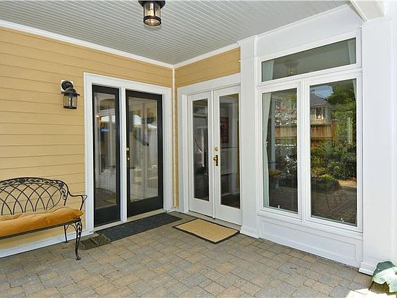 COVERED PATIO OFF DINING 