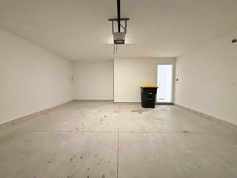 5597 Bullseye Cir — Photo 32