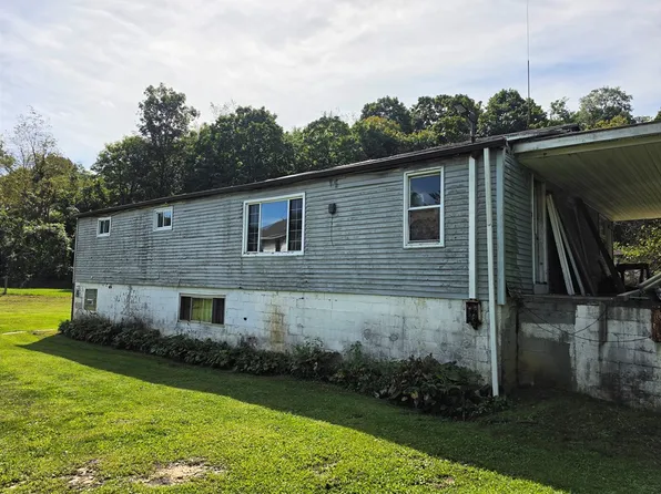 287 Luxor Rd, Greensburg, PA 15601