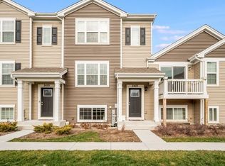 2423 Upland Rd, Hampshire, IL 60140