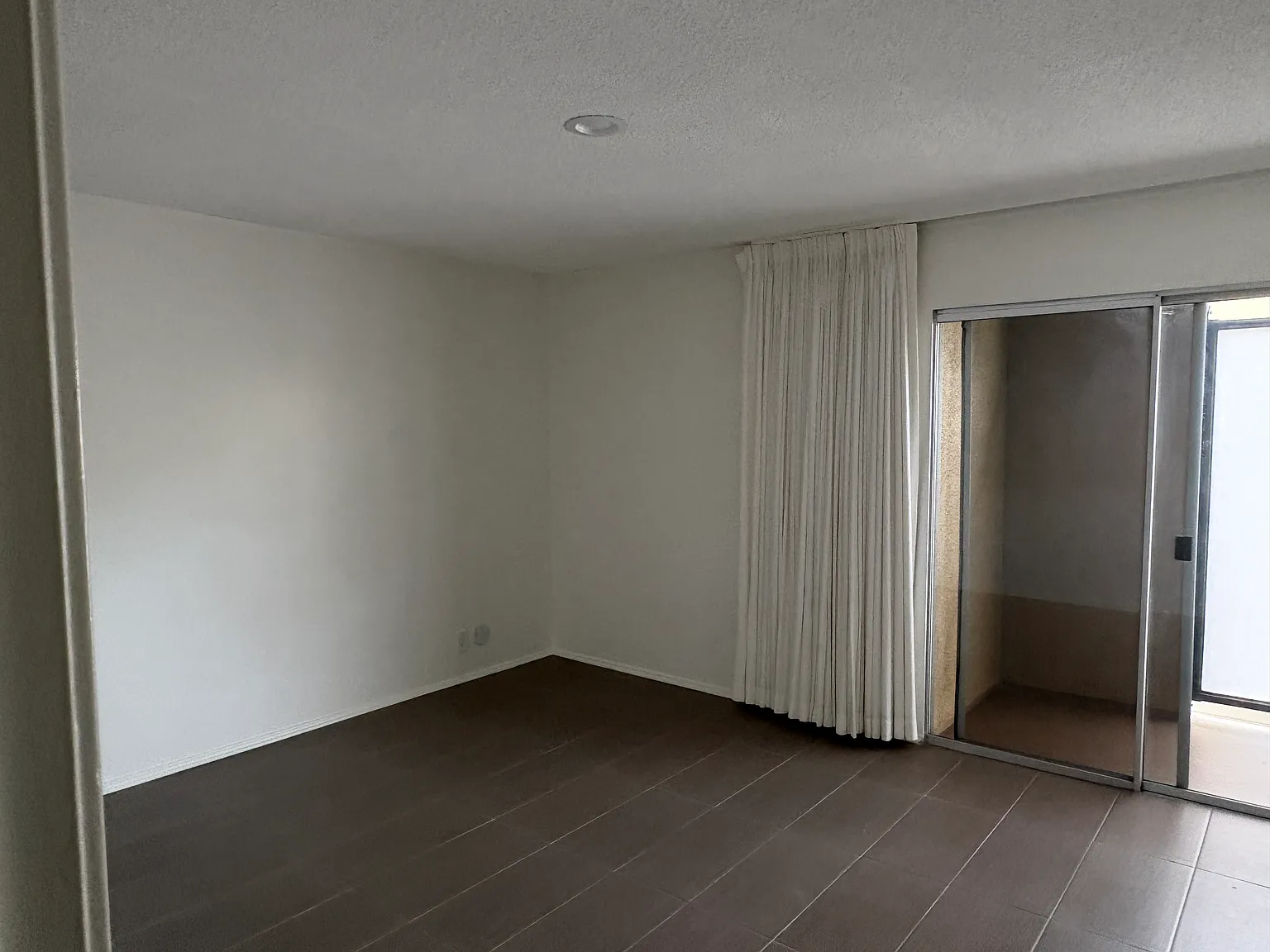 2 bed, 1300 sqft, $2,850 — Photo 2
