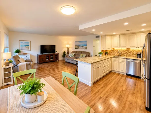 2103 Oakridge V #2103, Deerfield Beach, FL 33442