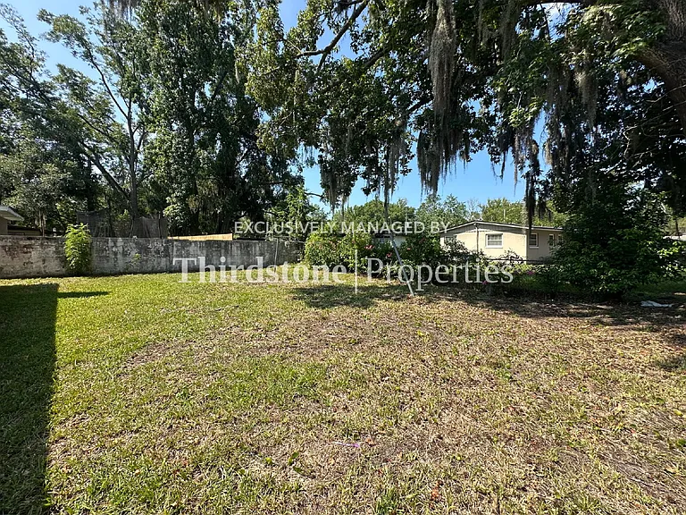 1038 La Marche Dr — Photo 21
