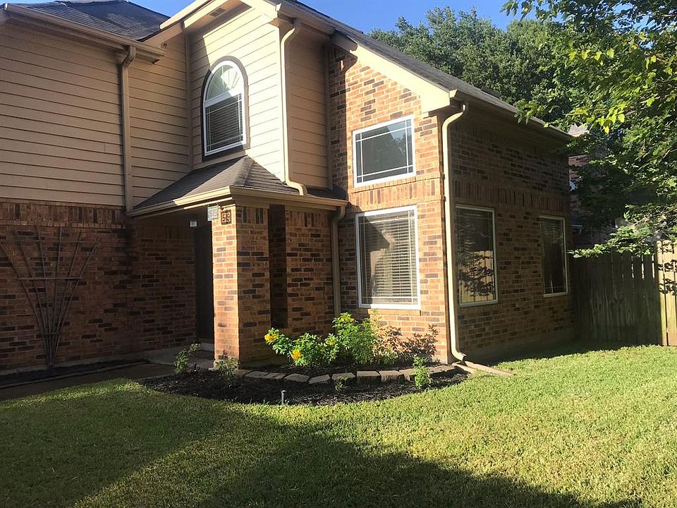 2nd image of 519 Earls Court Dr
