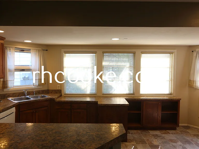 1207 W 7th Ave #1 — Photo 6