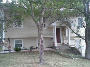 1104 Cote Sans Dessein Rd, Fulton, MO 65251