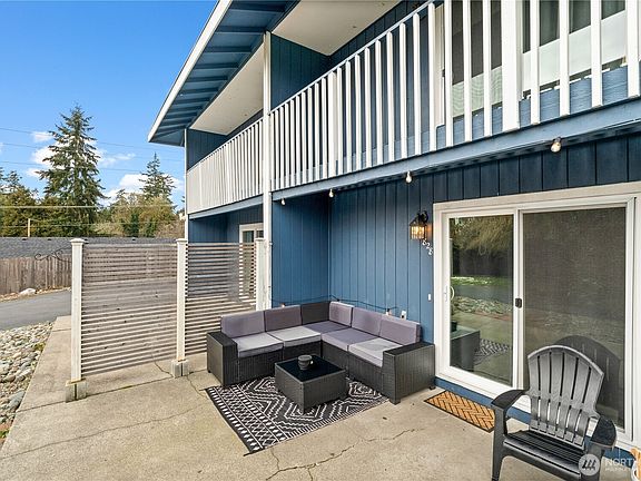3rd image of 2828 2830 Clare Avenue