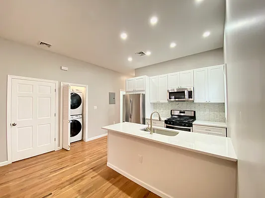 Rented by Spire Group | media 8