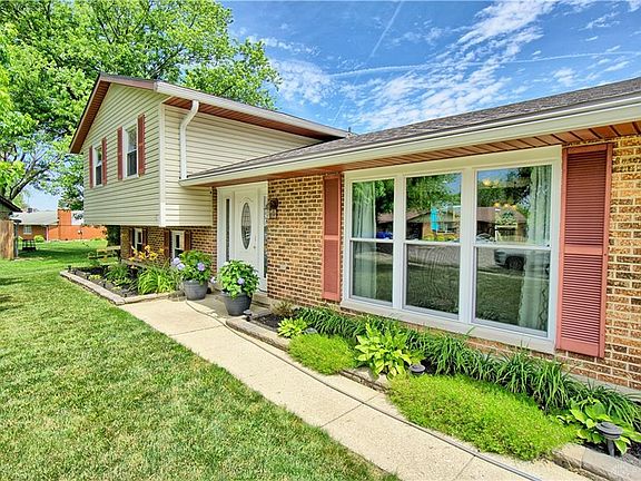2nd image of 30 Spruce Ct