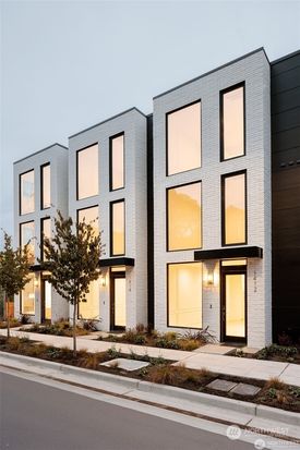 1412 Orange Place N, Seattle, WA 98109