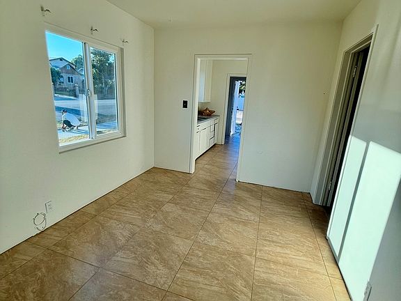 2nd image of 601 E Norwood Pl