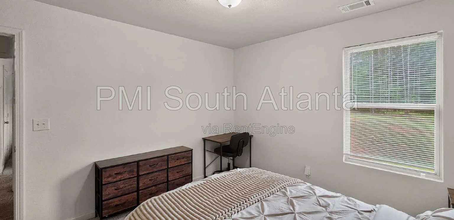 1 bed, 1.0 bath, $850 — Photo 4