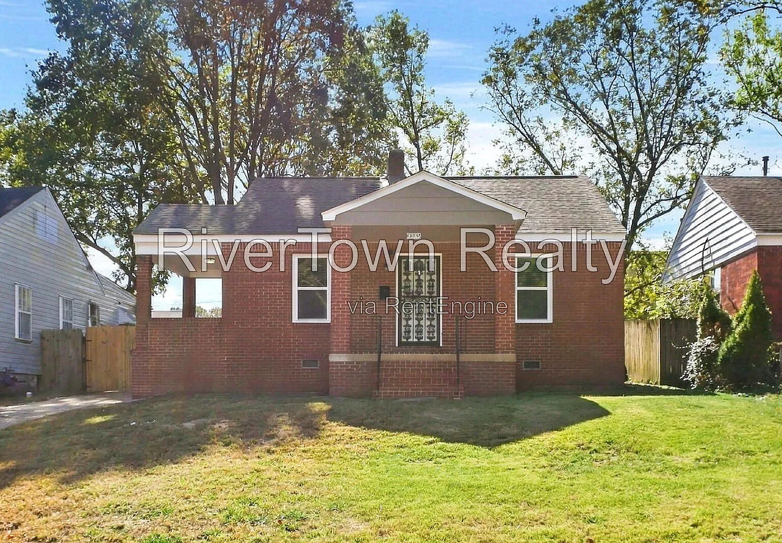 2 bed, 1.0 bath, 812 sqft, $1,495 — Photo 1