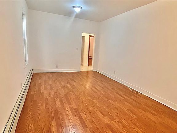 4th image of 411 Warburton Ave #1