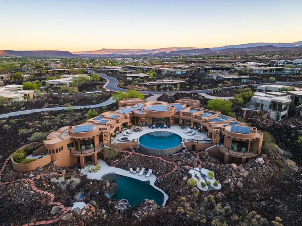 2248 N Tacheene Dr, St George, UT 84770