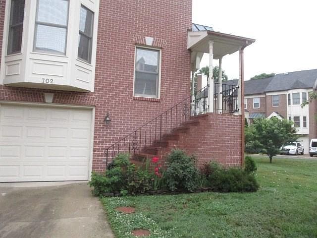 1st image of 702 Shaw Ct