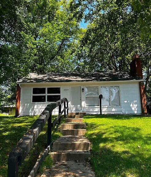 10104 Prince Dr — Photo 1