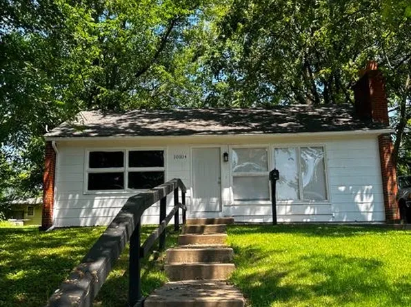 10104 Prince Dr, Saint Louis, MO 63136