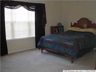 4th image of 7340 Lauren Ln