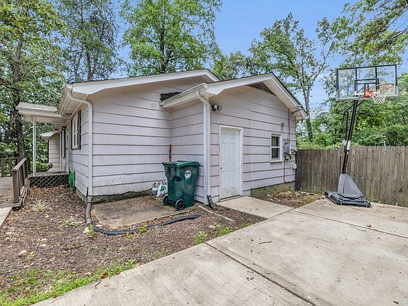 4th image of 802 Winding Hills Ln