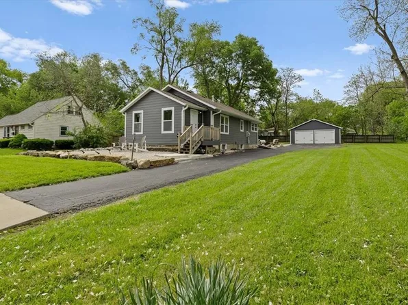 8921 W 80th St, Overland Park, KS 66204